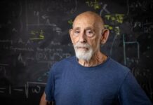 Леонард Сасскінд — вчений, що вивчав чорні діри