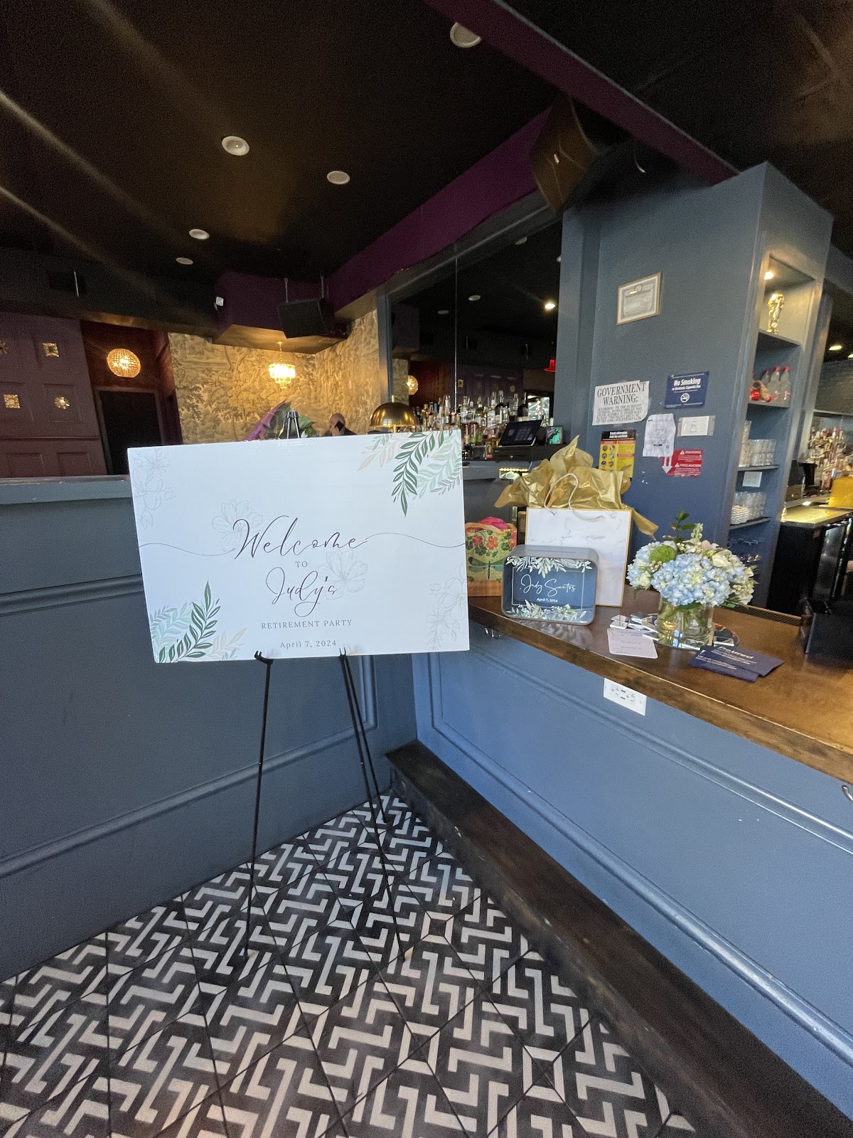 Baezas Flowers and Decorations — Florist