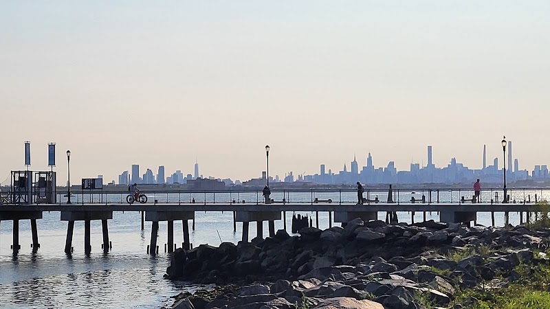 Clason Point Park